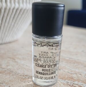 NEW MAC Cosmetics Cleanse Off Oil Makeup Remover